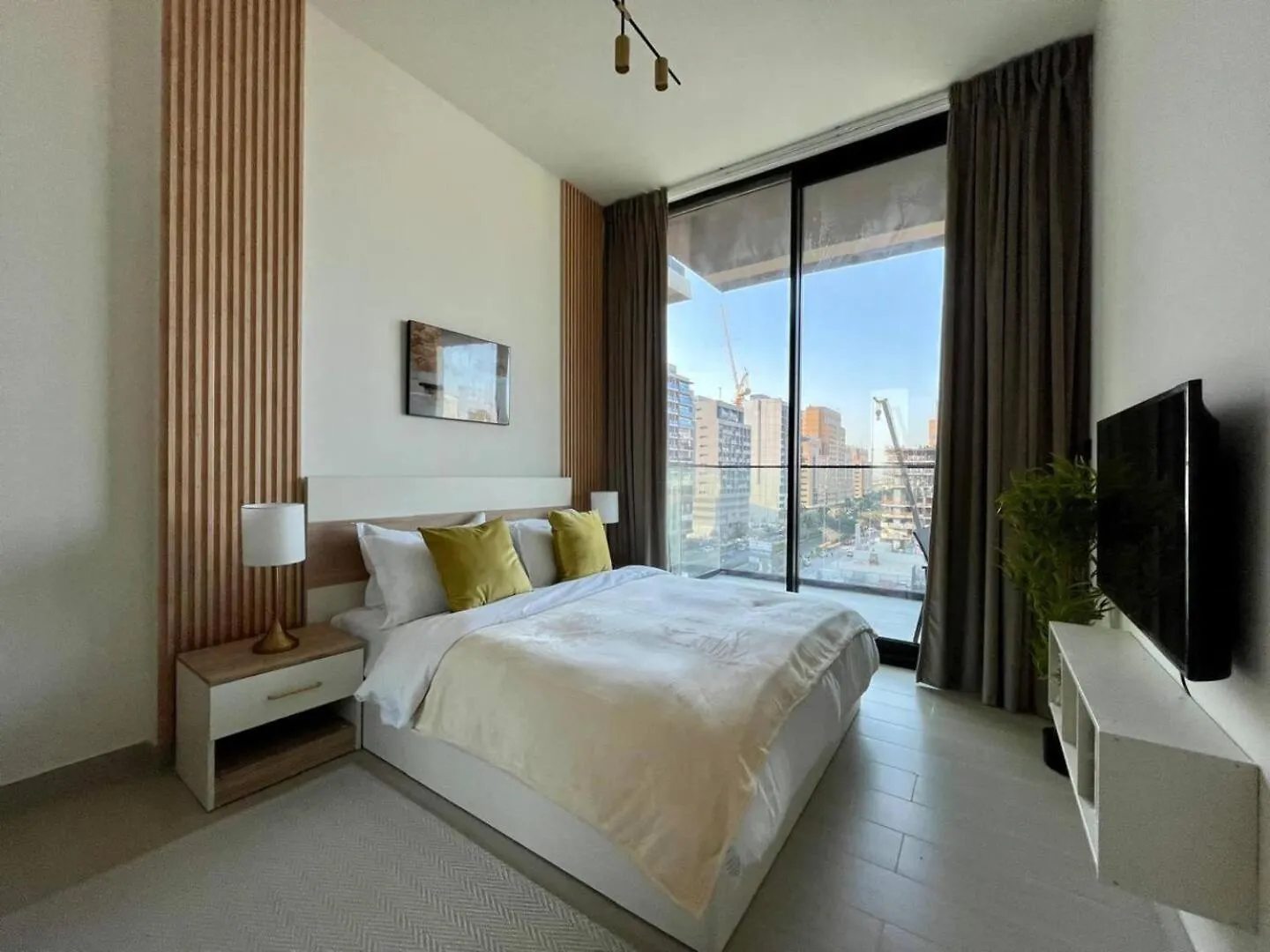 Curated Calm Elegant 1Br Stay In Jvc Dubai Apartment