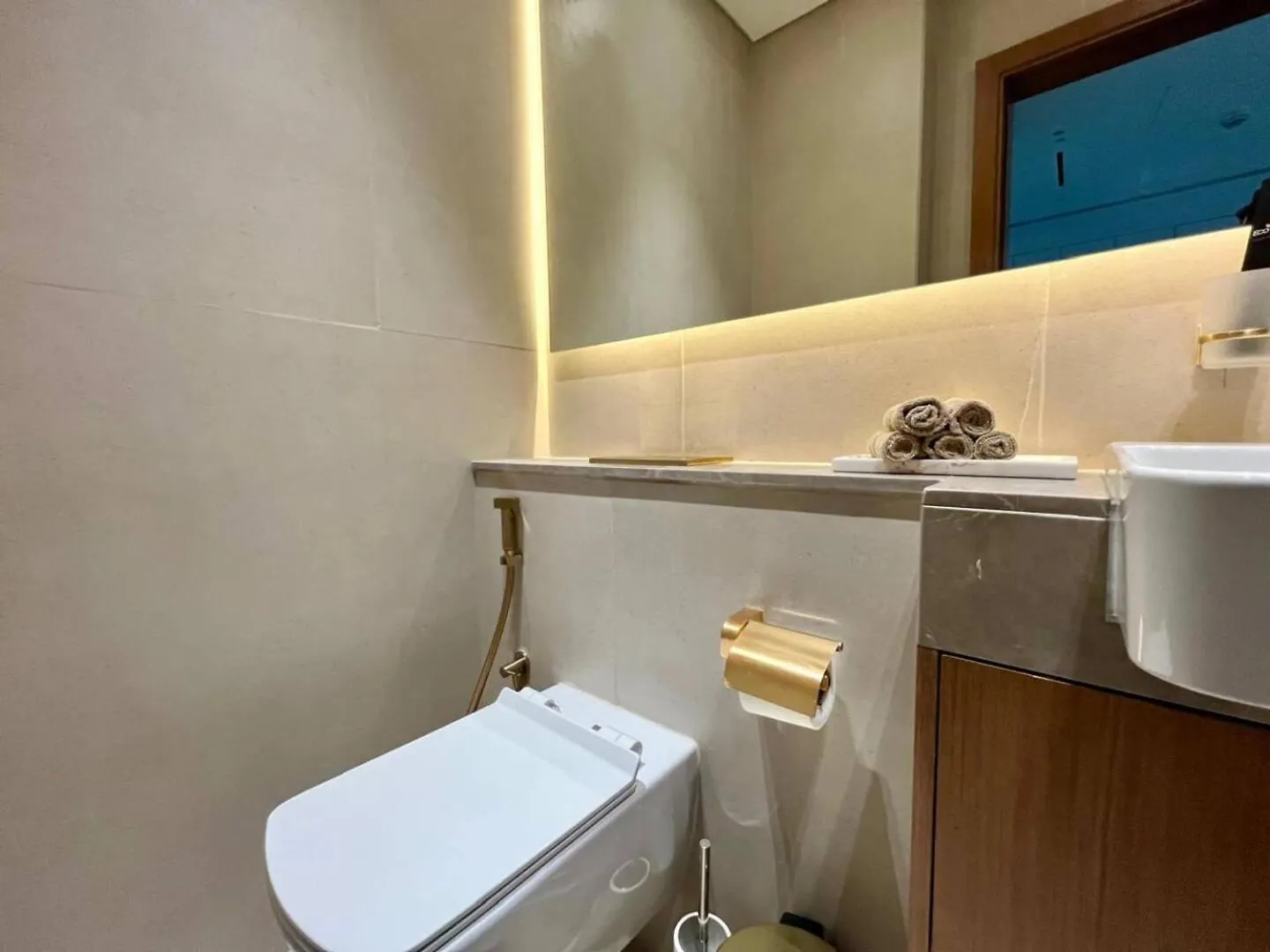 Curated Calm Elegant 1Br Stay In Jvc Dubai