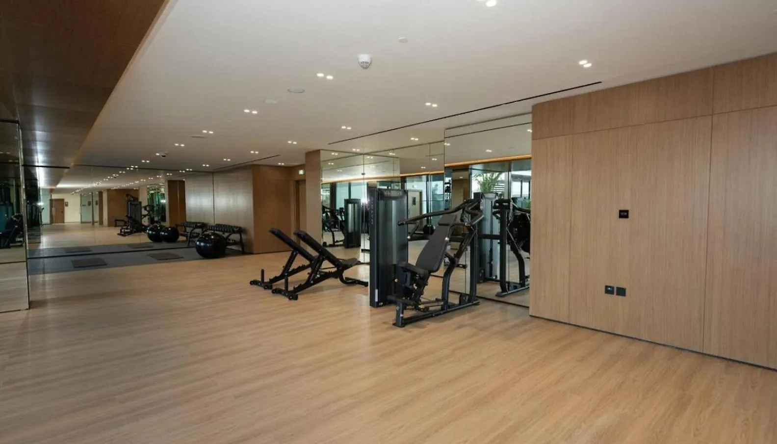 Curated Calm Elegant 1Br Stay In Jvc Dubai Apartment
