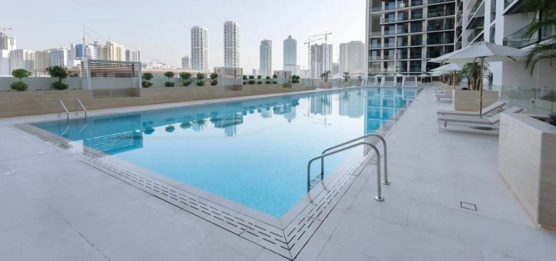 Curated Calm Elegant 1Br Stay In Jvc Dubai 0*,
